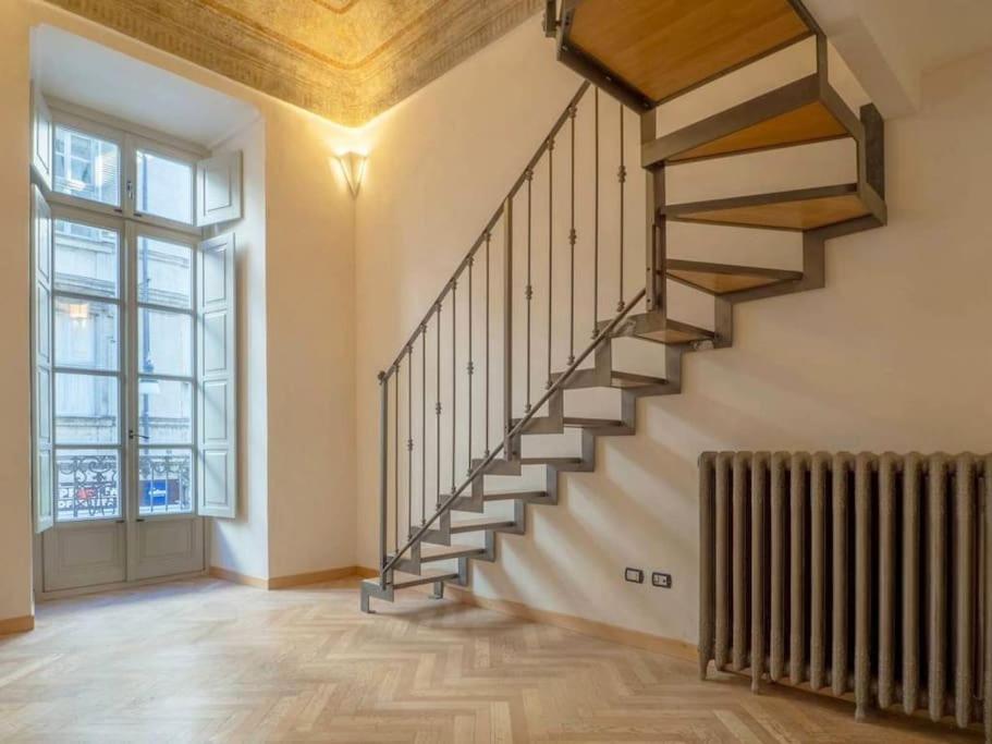 Elegante Appartamento In Centro. Turim Exterior foto