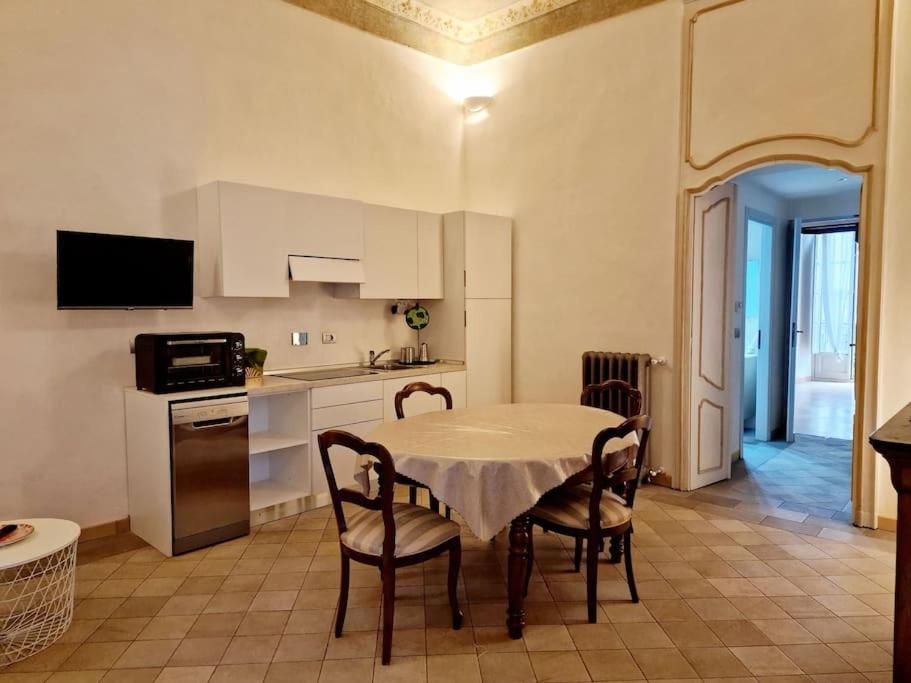 Elegante Appartamento In Centro. Turim Exterior foto