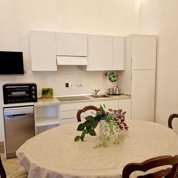 Elegante Appartamento In Centro. Turim Exterior foto