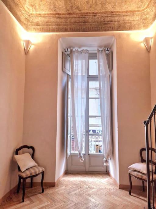 Elegante Appartamento In Centro. Turim Exterior foto